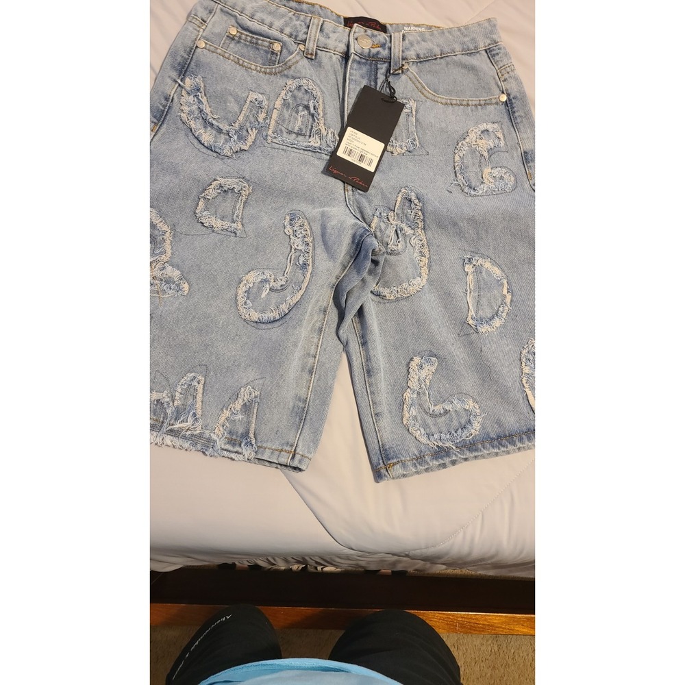 Liquor n Poker blue jeans shorts size‎ 30R distressed applique
